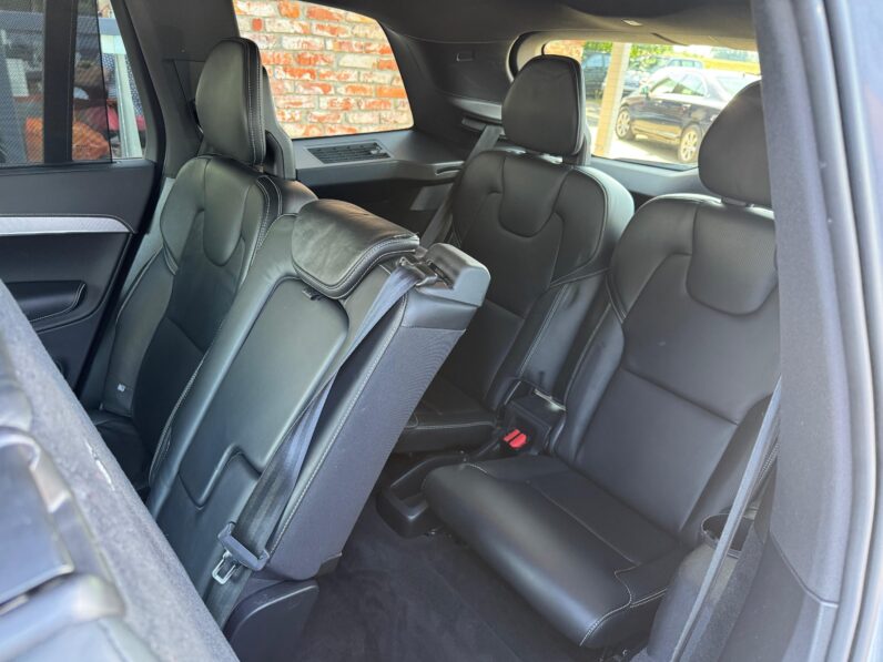 
								VOLVO XC90 pilns									