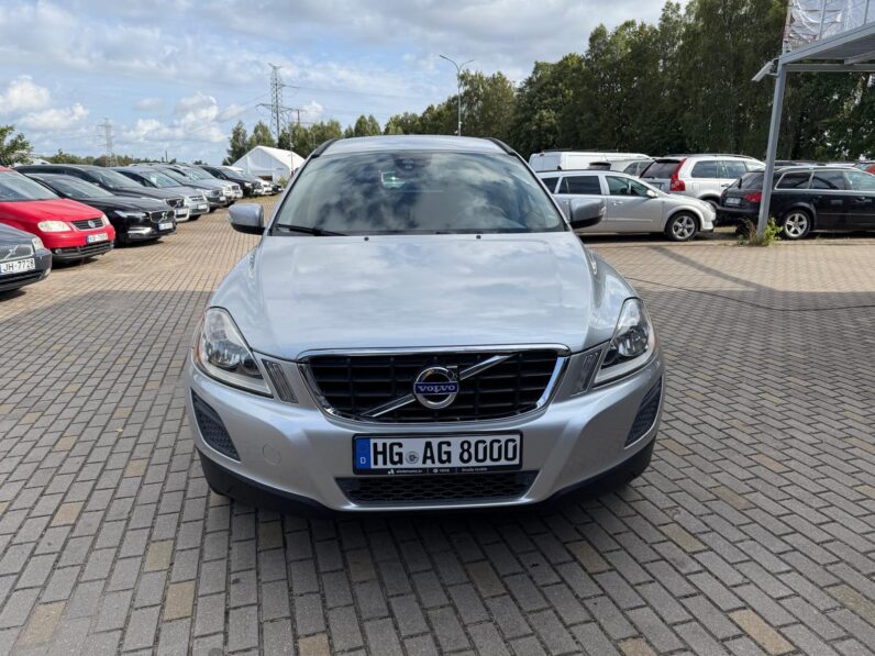 
								VOLVO XC60 pilns									