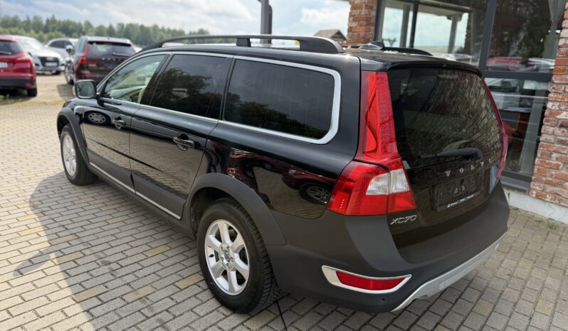 
								VOLVO XC70 pilns									