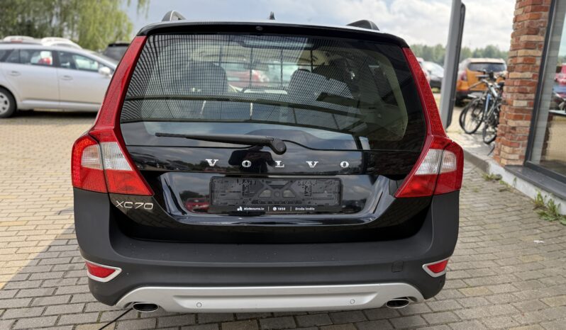
								VOLVO XC70 pilns									