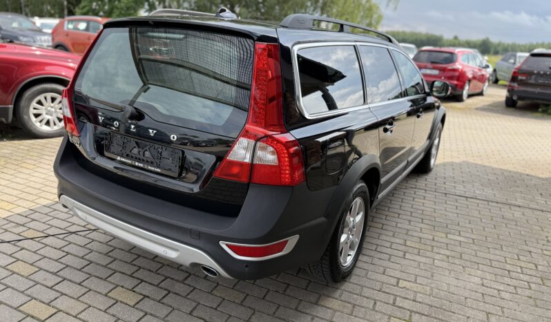 
								VOLVO XC70 pilns									