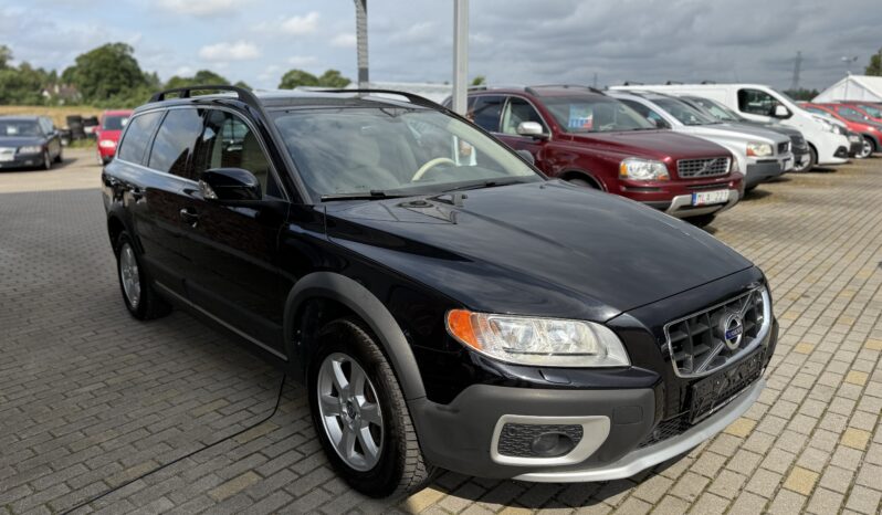 
								VOLVO XC70 pilns									