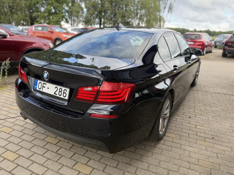 
								BMW 520D pilns									