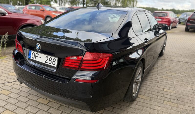 
								BMW 520D pilns									