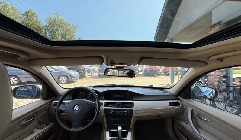 
								BMW 320 pilns									