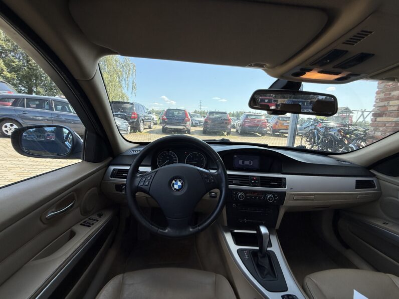 
								BMW 320 pilns									