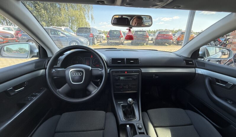 
								AUDI A4 pilns									