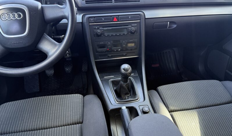 
								AUDI A4 pilns									