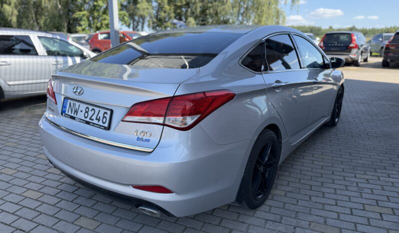 
								HYUNDAI I40 pilns									