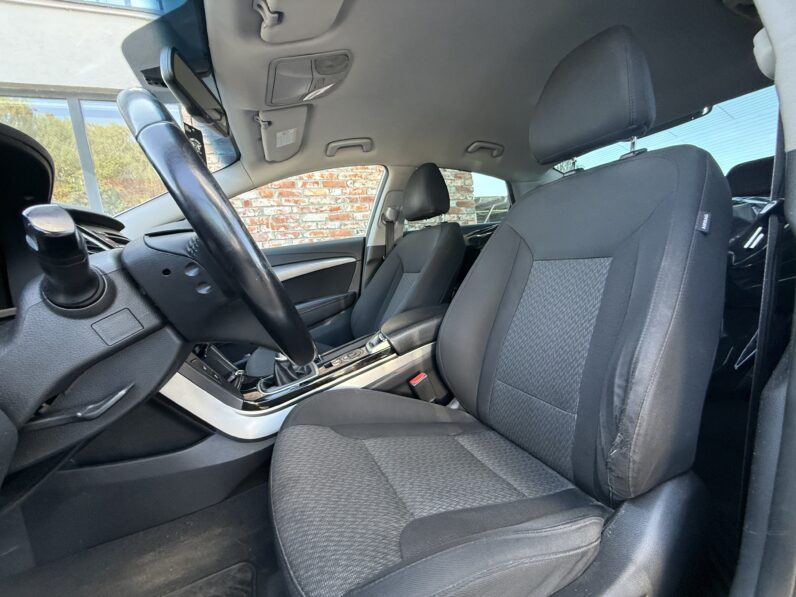 
								HYUNDAI I40 pilns									