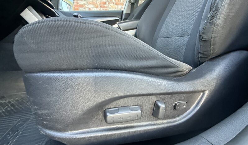 
								HYUNDAI I40 pilns									