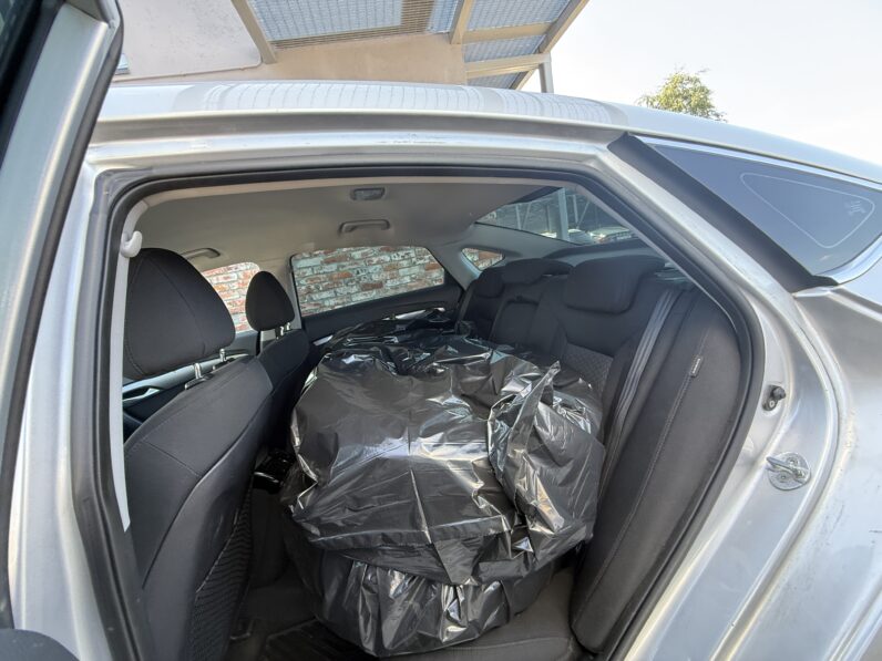 
								HYUNDAI I40 pilns									