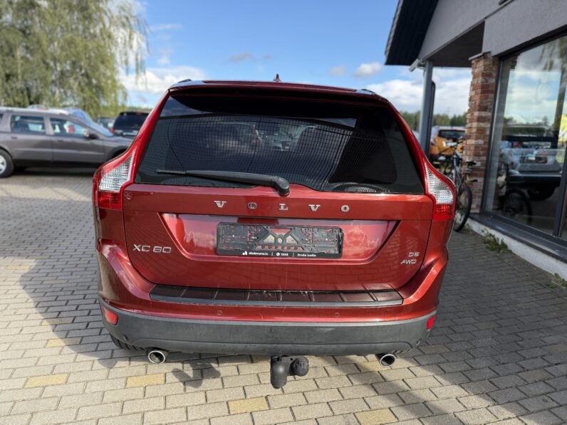 
								VOLVO XC60 pilns									
