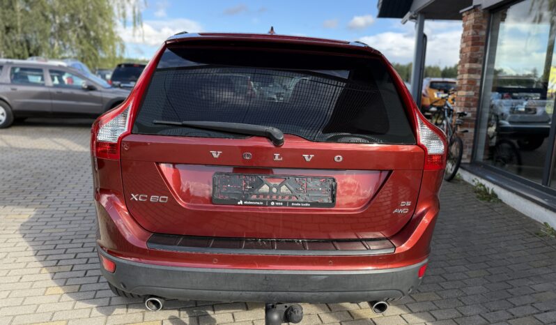 
								VOLVO XC60 pilns									