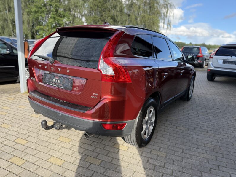 
								VOLVO XC60 pilns									