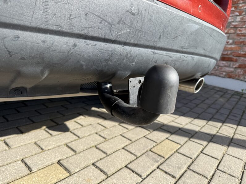 
								VOLVO XC60 pilns									