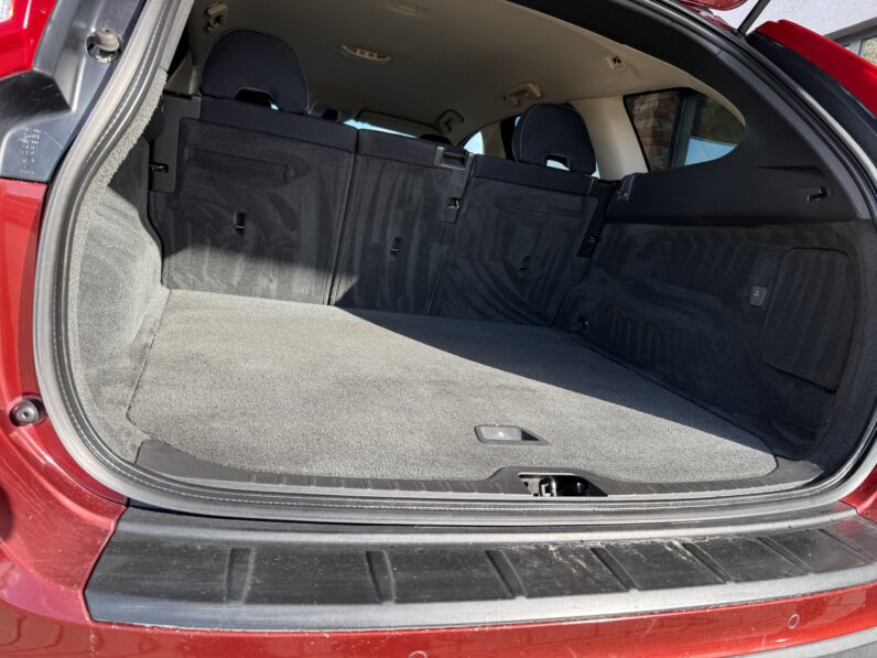 
								VOLVO XC60 pilns									