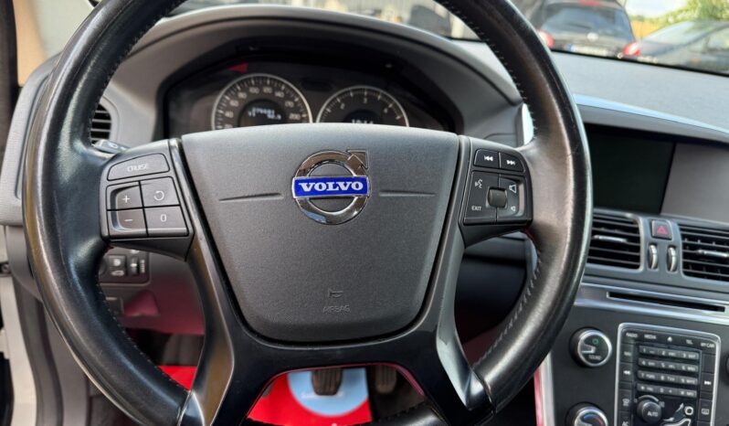 
								VOLVO XC60 pilns									
