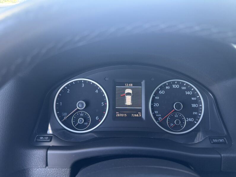 
								VW TIGUAN pilns									