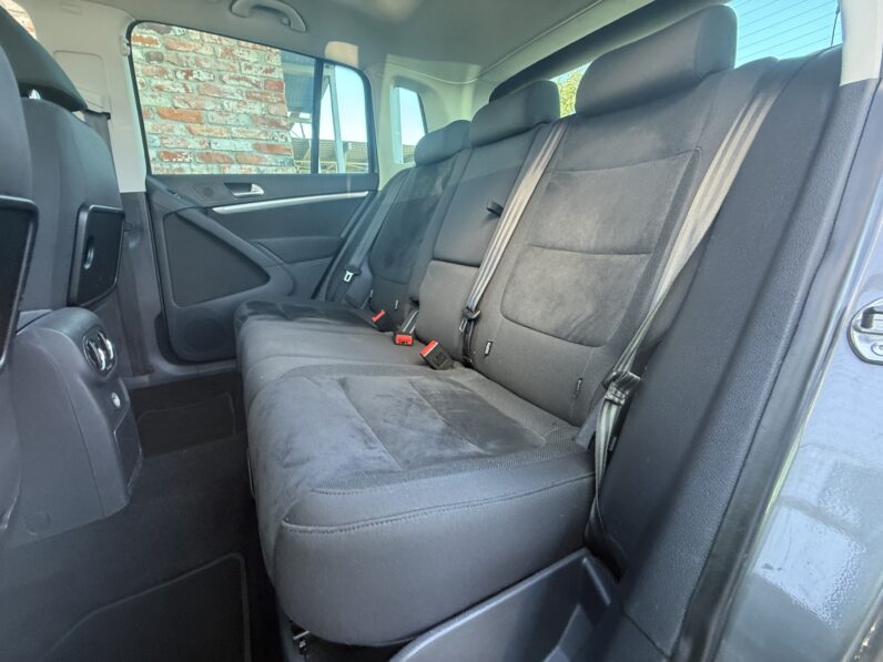 
								VW TIGUAN pilns									