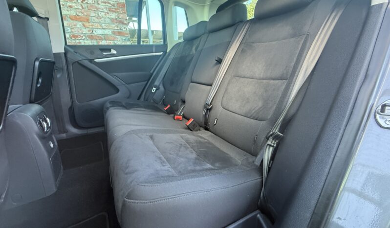 
								VW TIGUAN pilns									