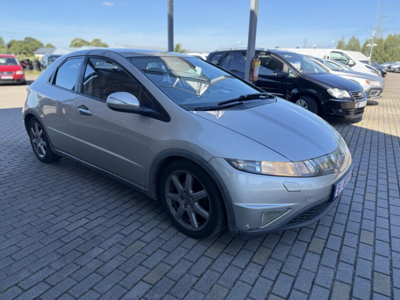 
								HONDA CIVIC pilns									