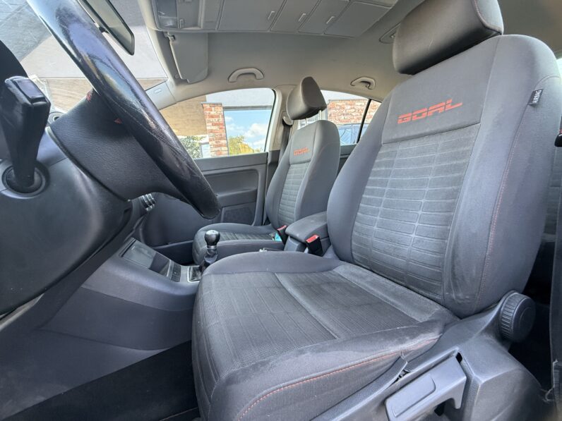 
								VW GOLF PLUS pilns									