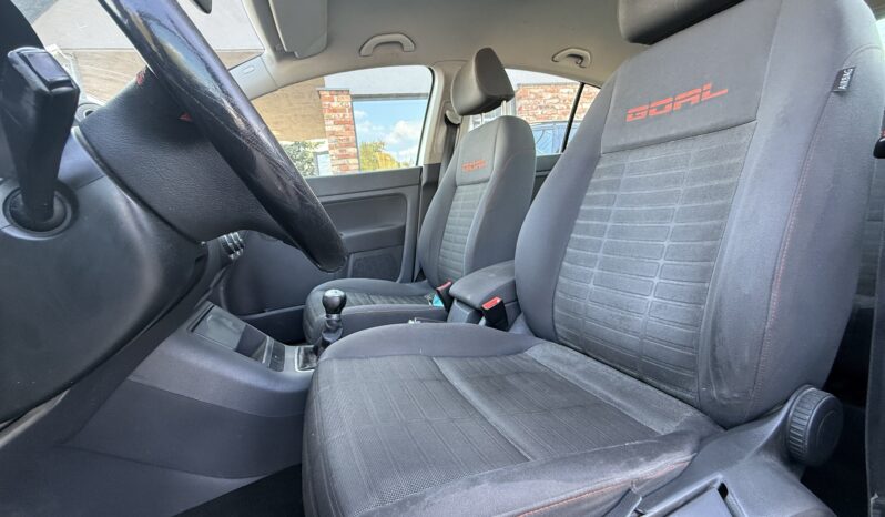 
								VW GOLF PLUS pilns									