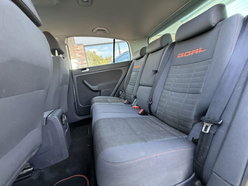 
								VW GOLF PLUS pilns									