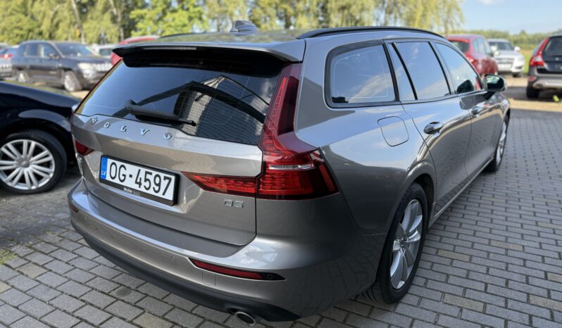 
								VOLVO V60 pilns									