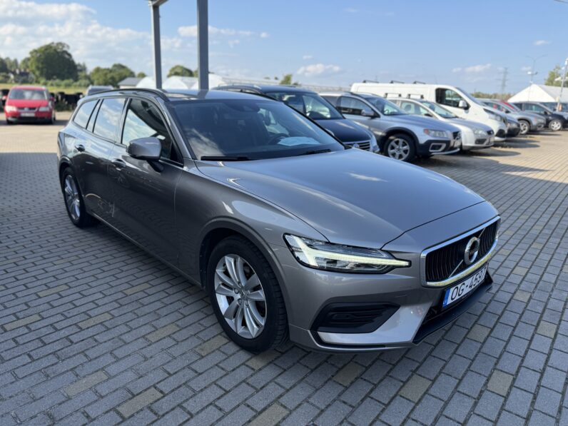 
								VOLVO V60 pilns									