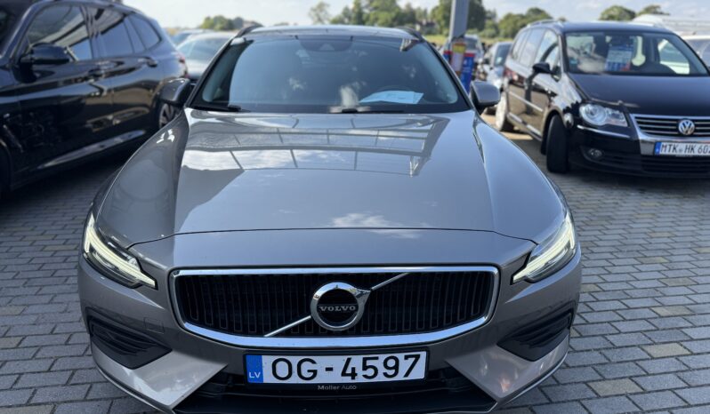 
								VOLVO V60 pilns									