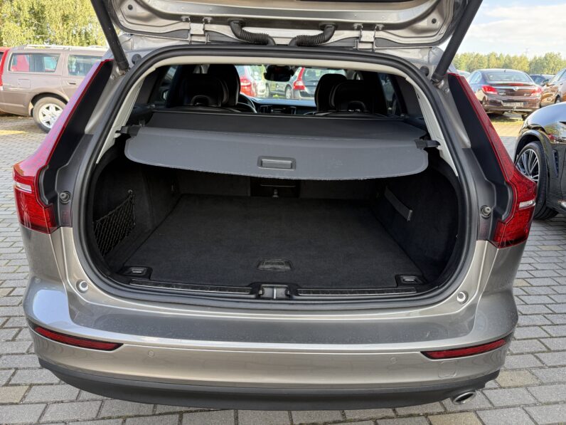 
								VOLVO V60 pilns									