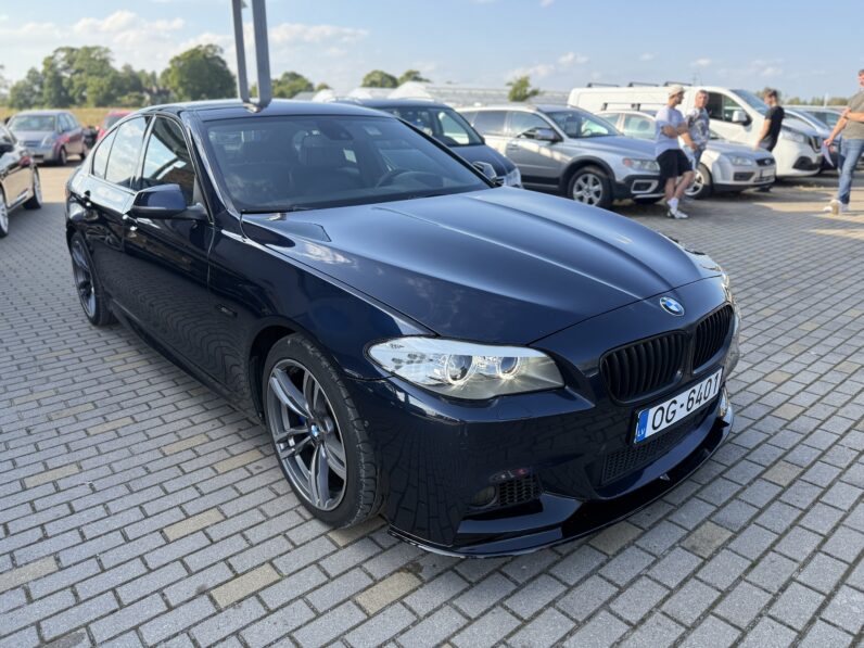 
								BMW 520 pilns									