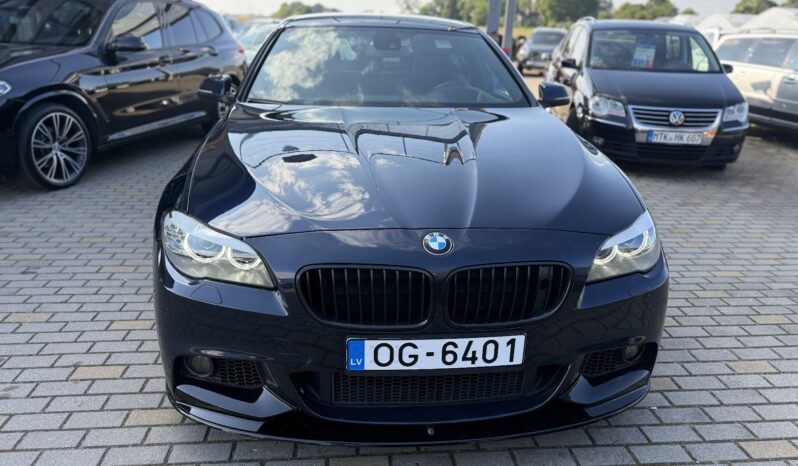 
								BMW 520 pilns									