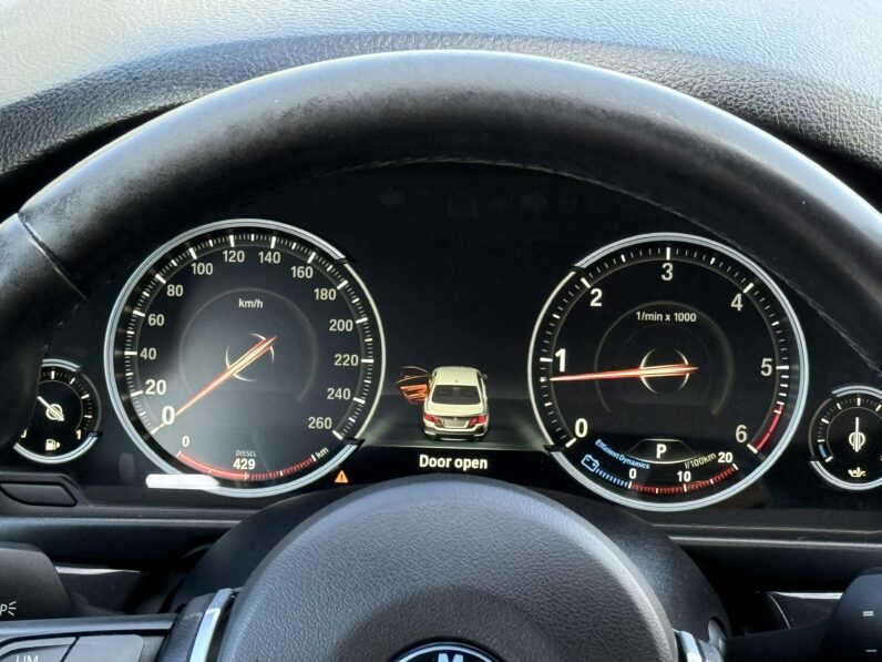 
								BMW 520 pilns									