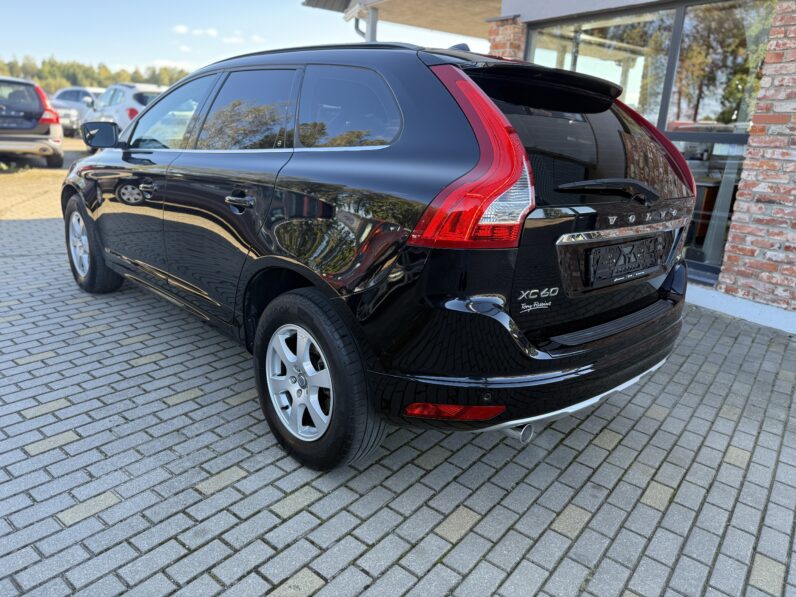 
								VOLVO XC60 pilns									