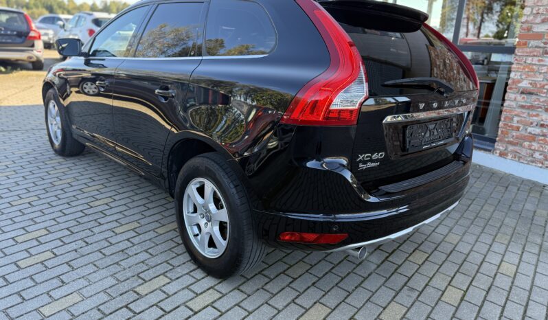 
								VOLVO XC60 pilns									