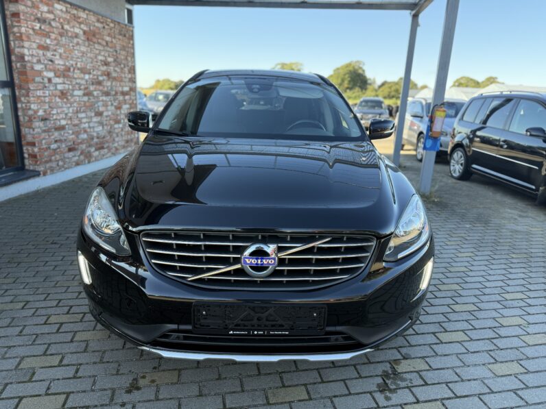 
								VOLVO XC60 pilns									
