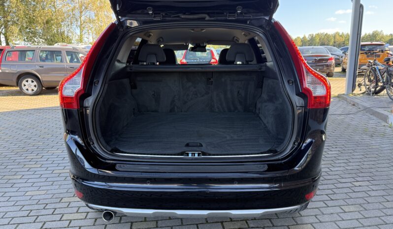 
								VOLVO XC60 pilns									