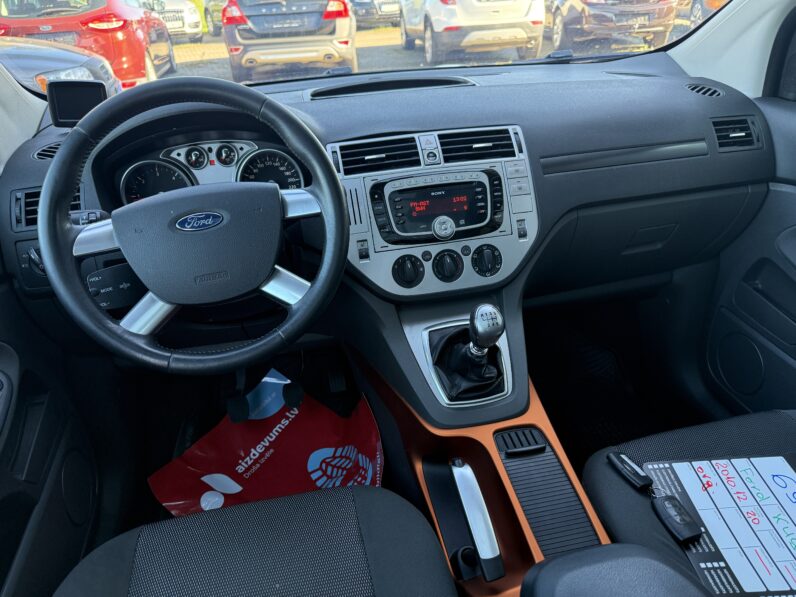 
								FORD KUGA pilns									