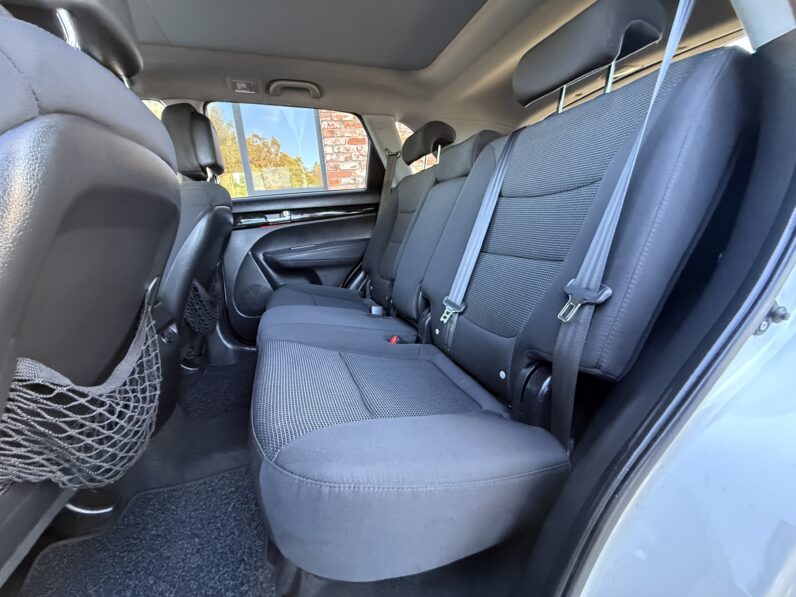 
								KIA SORENTO pilns									