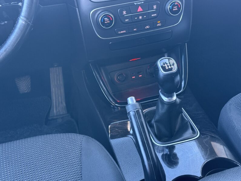 
								KIA SORENTO pilns									