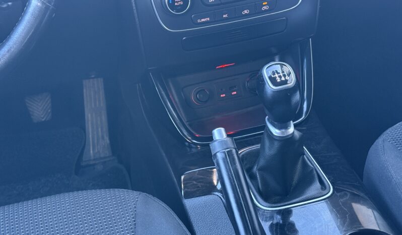 
								KIA SORENTO pilns									