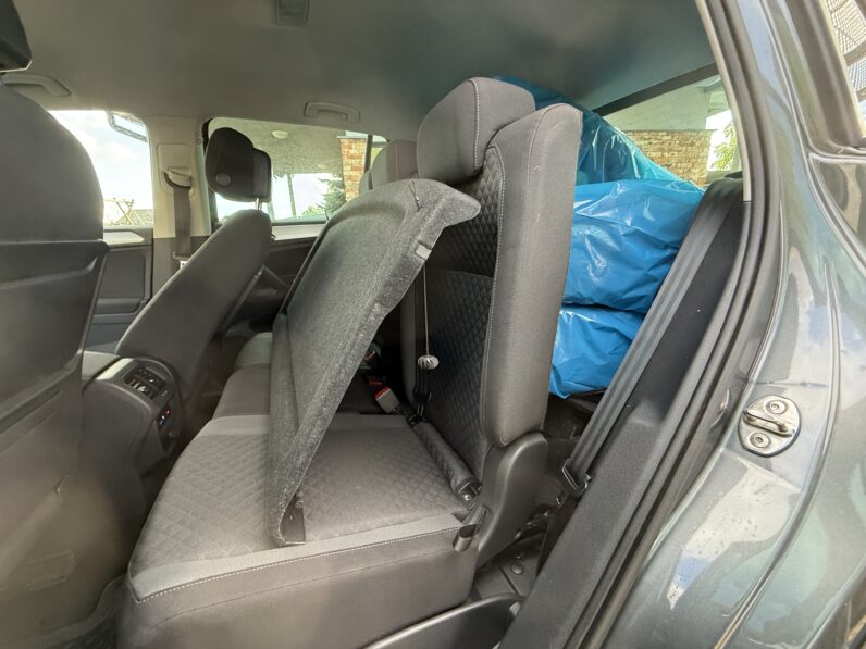 
								VW TIGUAN pilns									
