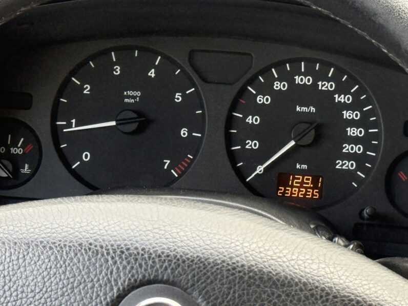 
								OPEL ASTRA pilns									