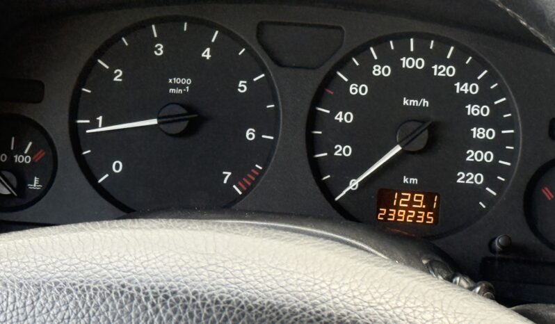 
								OPEL ASTRA pilns									