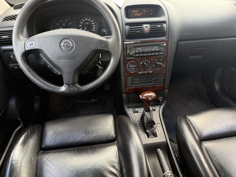 
								OPEL ASTRA pilns									