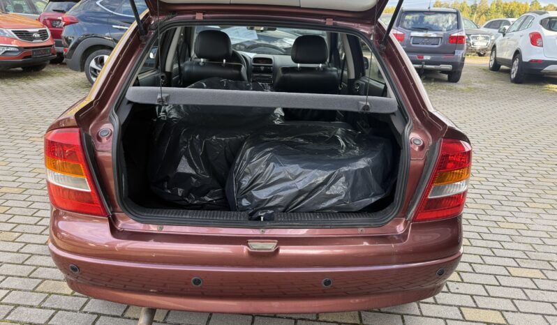 
								OPEL ASTRA pilns									