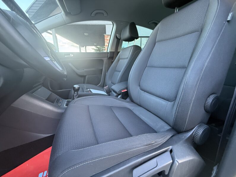 
								VW GOLF PLUS pilns									